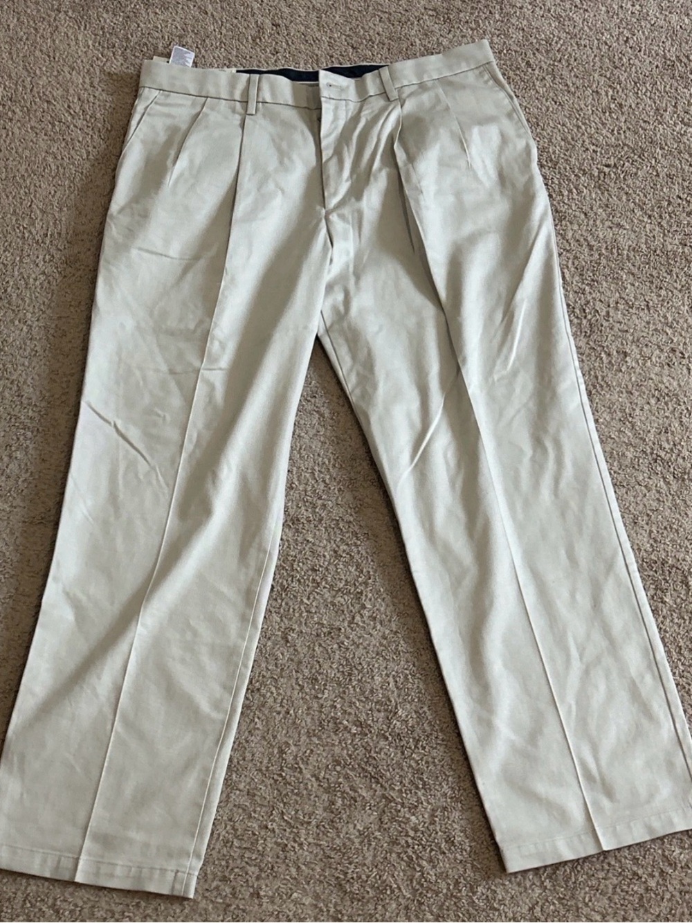 Dockers Men's Pants 38x32 Signature Khaki Beige Pleated Classic Fit Flex NWT
